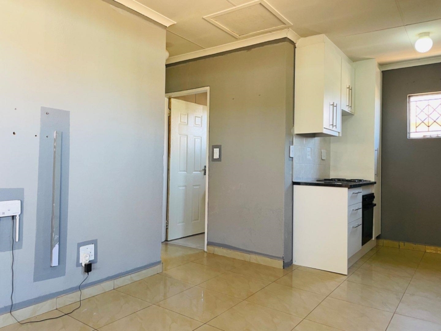 To Let 2 Bedroom Property for Rent in Protea Glen Gauteng