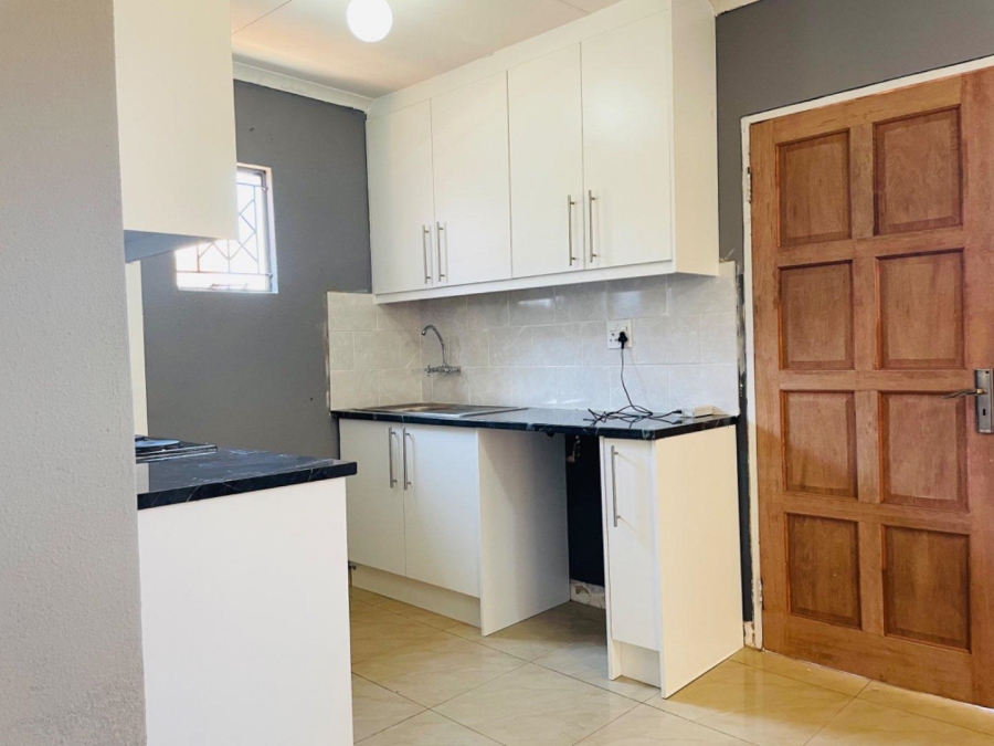 To Let 2 Bedroom Property for Rent in Protea Glen Gauteng