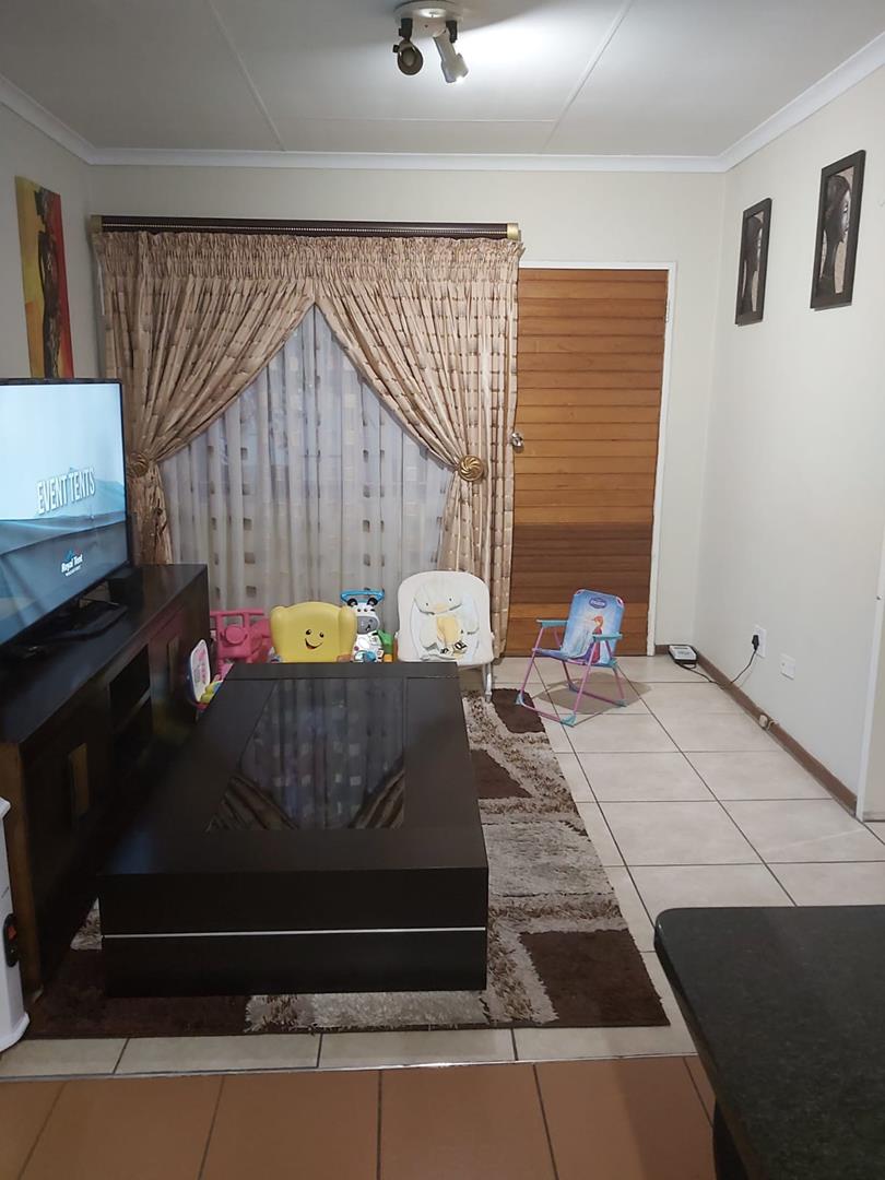 2 Bedroom Property for Sale in Erasmuskloof Gauteng