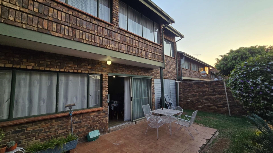 3 Bedroom Property for Sale in Magalieskruin Gauteng