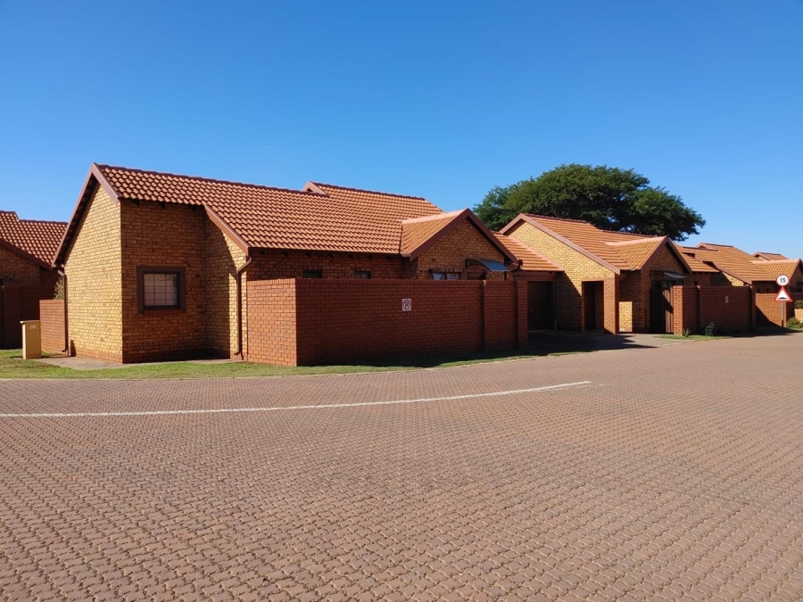 1 Bedroom Property for Sale in Willow Park Manor Gauteng