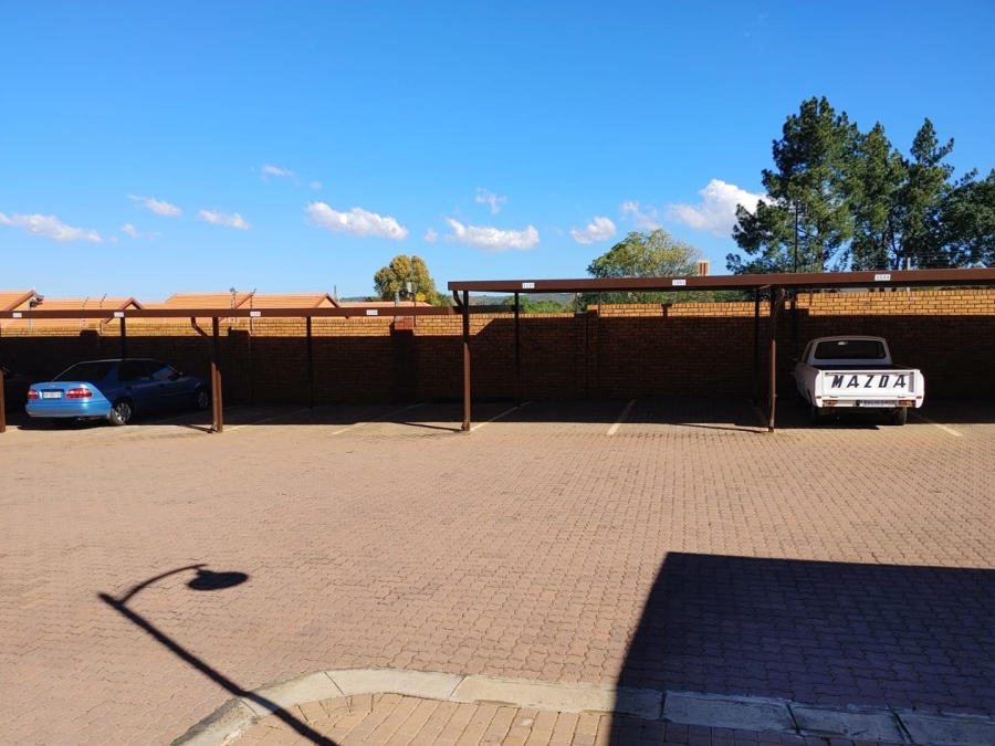 1 Bedroom Property for Sale in Willow Park Manor Gauteng