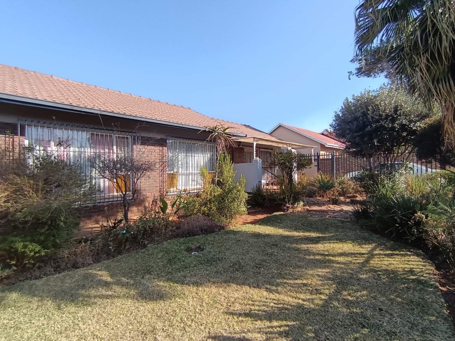 3 Bedroom Property for Sale in Dorandia Ext 7 Gauteng