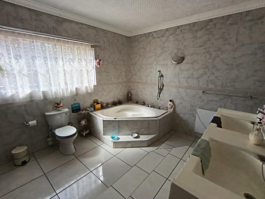 4 Bedroom Property for Sale in Erasmia Gauteng