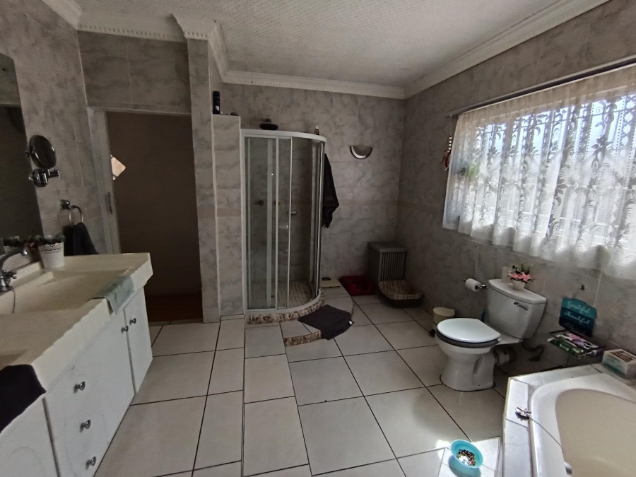 4 Bedroom Property for Sale in Erasmia Gauteng