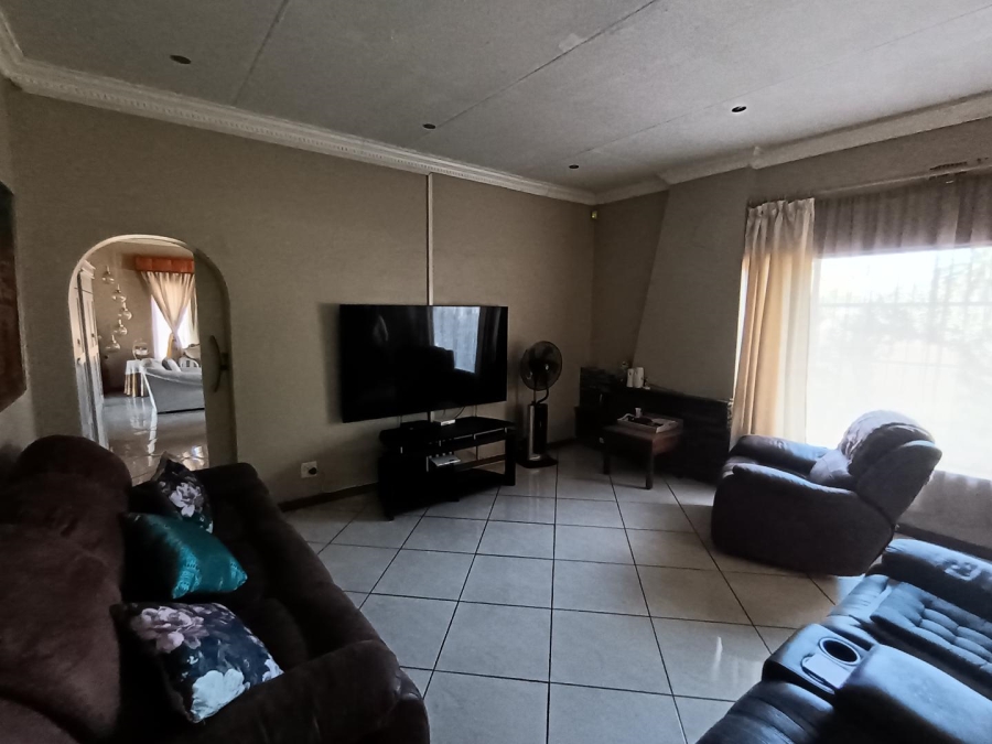 4 Bedroom Property for Sale in Erasmia Gauteng