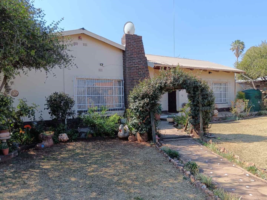 4 Bedroom Property for Sale in Erasmia Gauteng