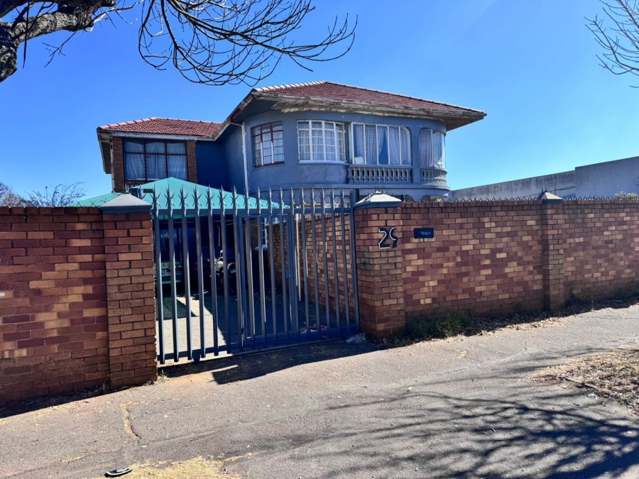 5 Bedroom Property for Sale in Townsview Gauteng