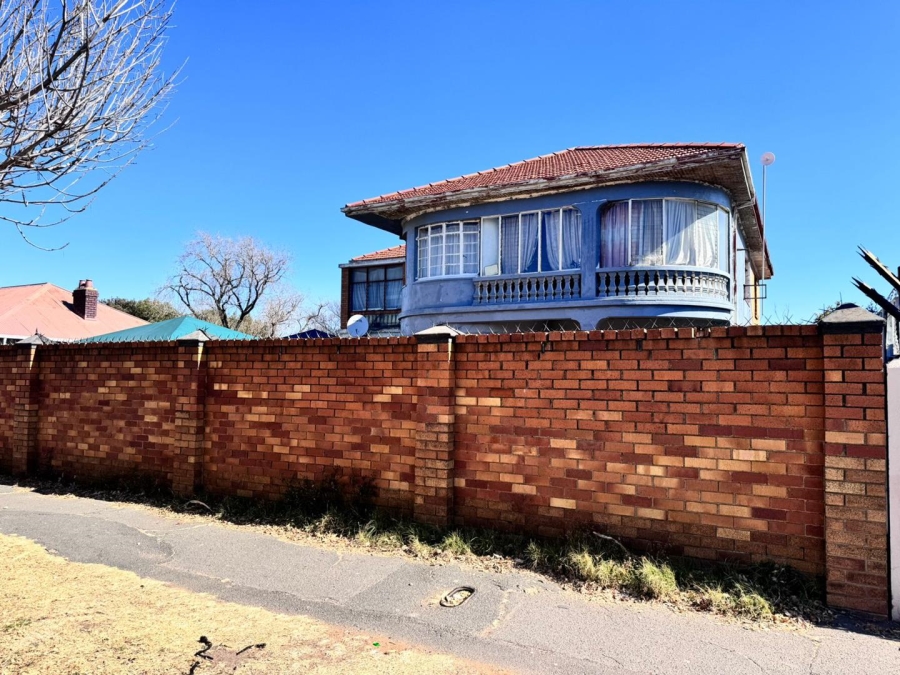 5 Bedroom Property for Sale in Townsview Gauteng