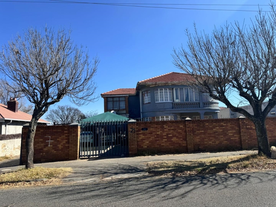 5 Bedroom Property for Sale in Townsview Gauteng