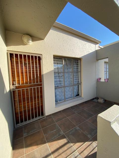 1 Bedroom Property for Sale in Glenvista Gauteng