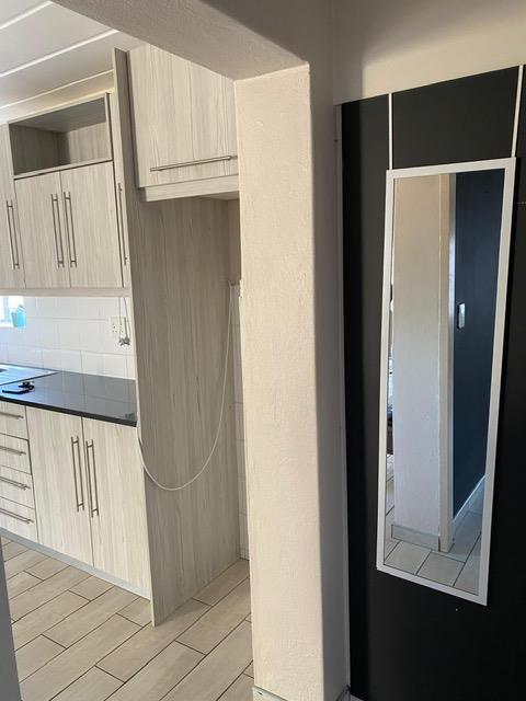 1 Bedroom Property for Sale in Glenvista Gauteng