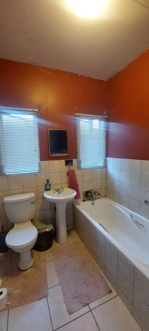 2 Bedroom Property for Sale in Meredale Gauteng