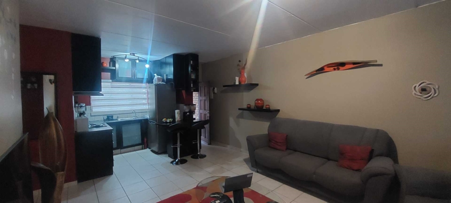 2 Bedroom Property for Sale in Meredale Gauteng