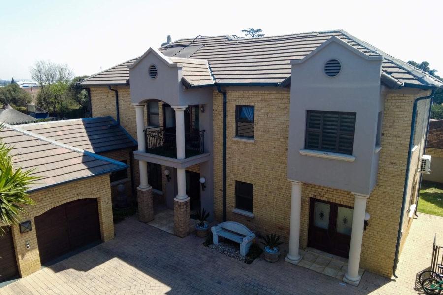 3 Bedroom Property for Sale in Lakefield Gauteng