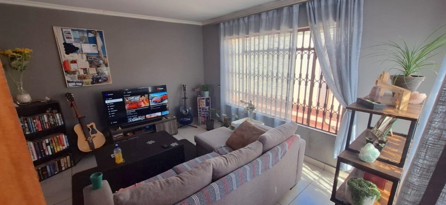 4 Bedroom Property for Sale in Heuweloord Gauteng