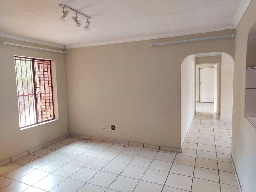 4 Bedroom Property for Sale in Heuweloord Gauteng