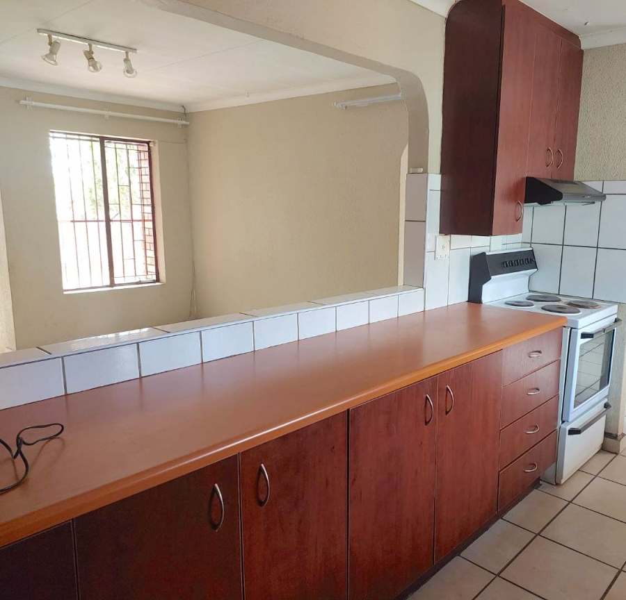 4 Bedroom Property for Sale in Heuweloord Gauteng