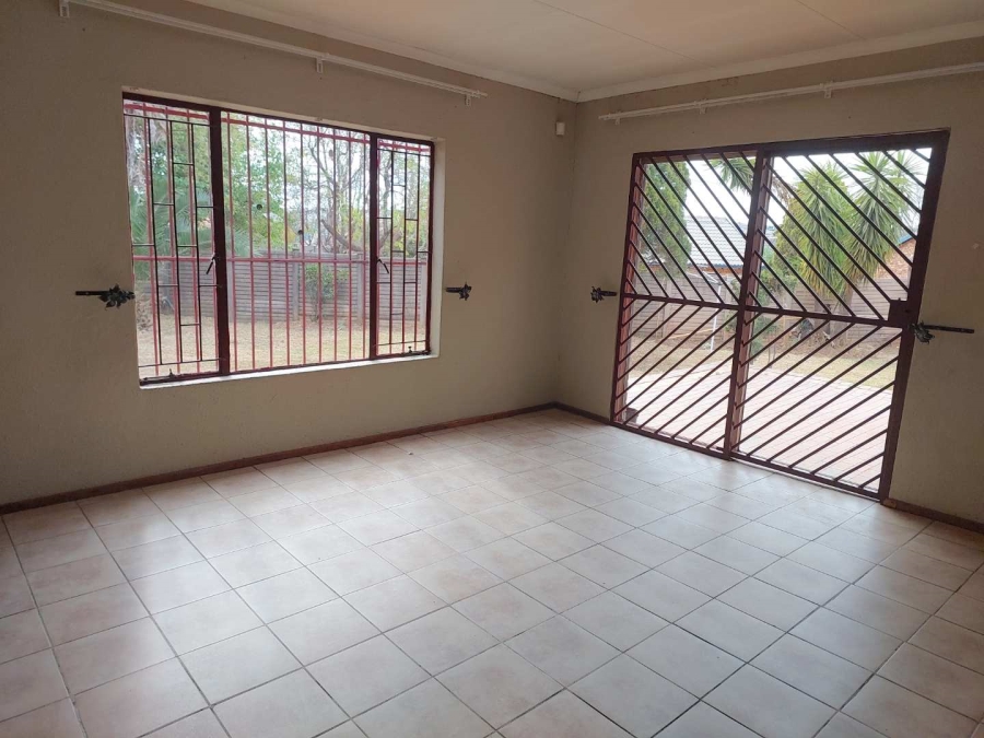 4 Bedroom Property for Sale in Heuweloord Gauteng