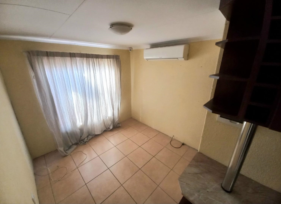 3 Bedroom Property for Sale in Elandspoort Gauteng