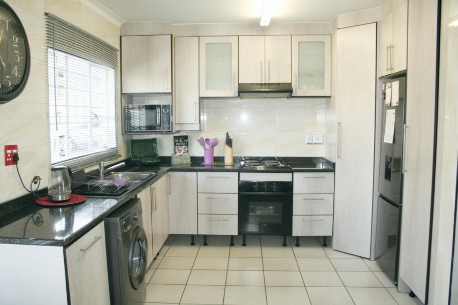 2 Bedroom Property for Sale in Eden Glen Gauteng