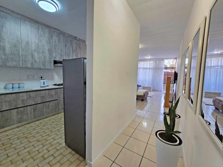 2 Bedroom Property for Sale in Gosforth Park Gauteng