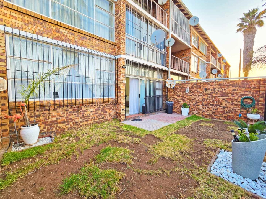 2 Bedroom Property for Sale in Gosforth Park Gauteng