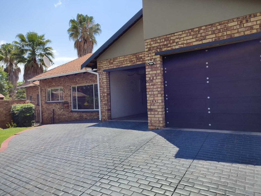 3 Bedroom Property for Sale in Wierdapark Gauteng