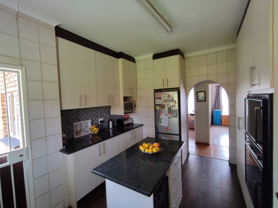 3 Bedroom Property for Sale in Wierdapark Gauteng