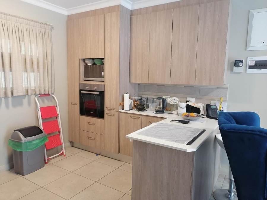 1 Bedroom Property for Sale in Waterkloof Ridge Gauteng