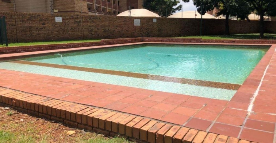 3 Bedroom Property for Sale in Die Hoewes Gauteng