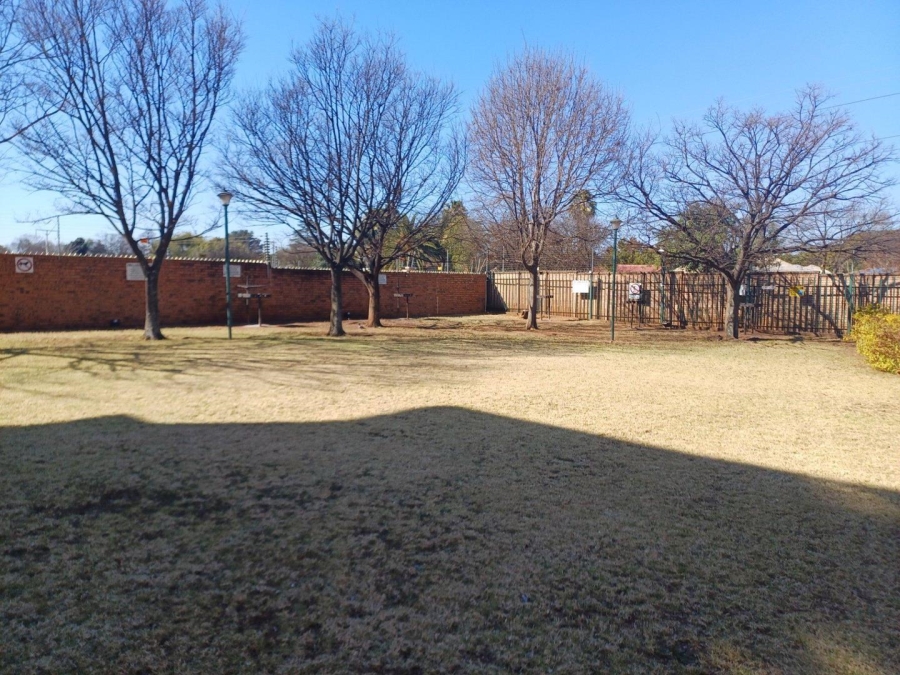 3 Bedroom Property for Sale in Die Hoewes Gauteng