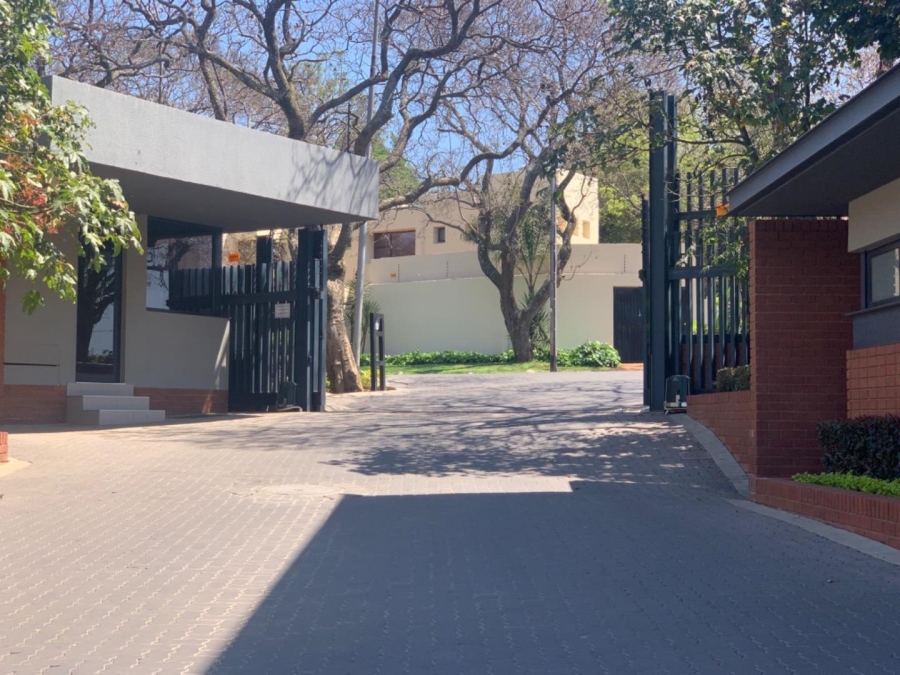 To Let 4 Bedroom Property for Rent in Waterkloof Ridge Gauteng