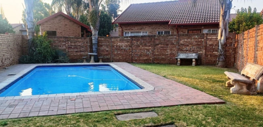 2 Bedroom Property for Sale in Celtisdal Gauteng