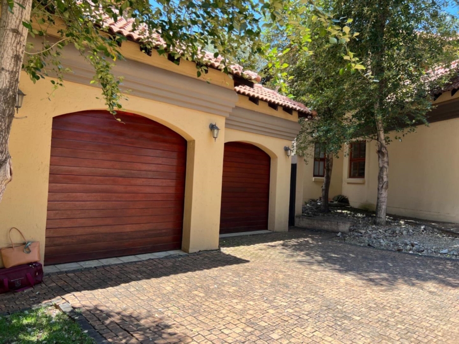 To Let 5 Bedroom Property for Rent in Waterkloof Ridge Gauteng