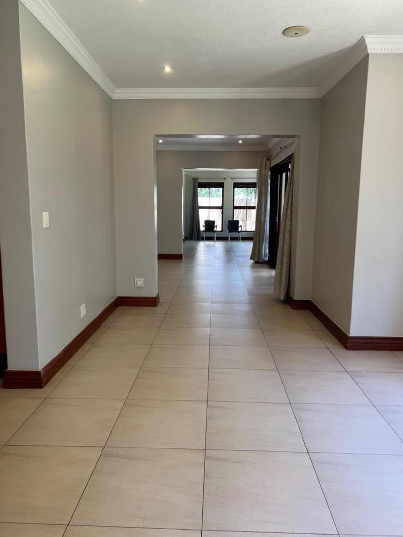 To Let 5 Bedroom Property for Rent in Waterkloof Ridge Gauteng