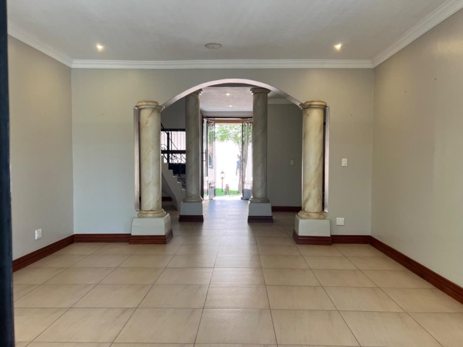 To Let 5 Bedroom Property for Rent in Waterkloof Ridge Gauteng