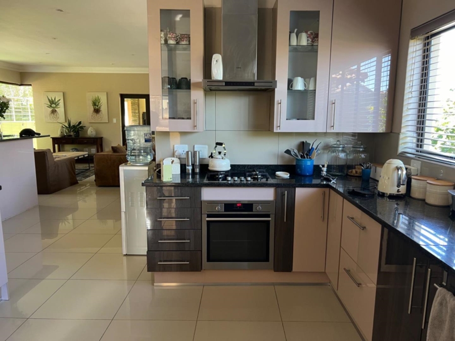 To Let 4 Bedroom Property for Rent in Waterkloof Ridge Gauteng