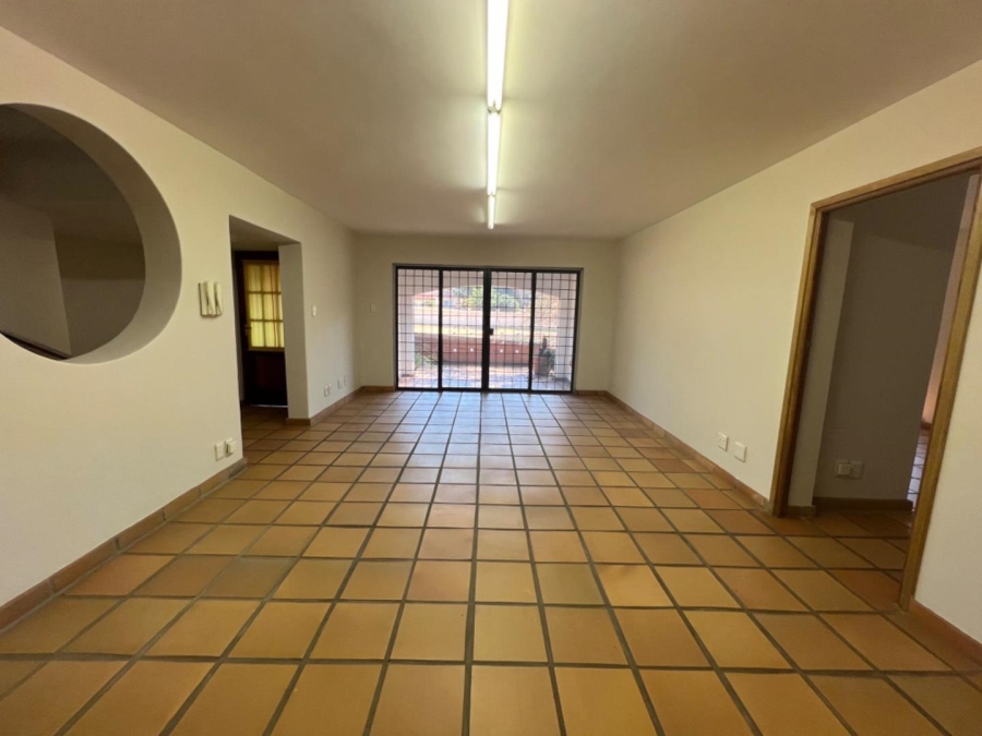 To Let 2 Bedroom Property for Rent in Waterkloof Ridge Gauteng