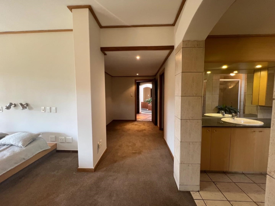 To Let 2 Bedroom Property for Rent in Waterkloof Ridge Gauteng