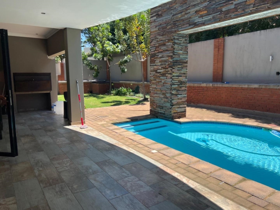 To Let 5 Bedroom Property for Rent in Waterkloof Ridge Gauteng