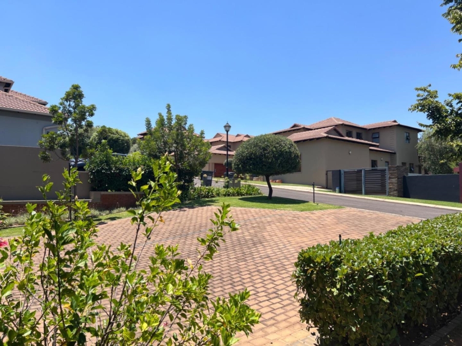 To Let 5 Bedroom Property for Rent in Waterkloof Ridge Gauteng