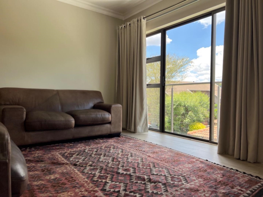 To Let 4 Bedroom Property for Rent in Waterkloof Ridge Gauteng