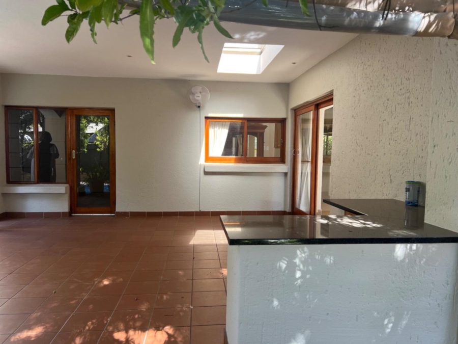 To Let 2 Bedroom Property for Rent in Waterkloof Gauteng