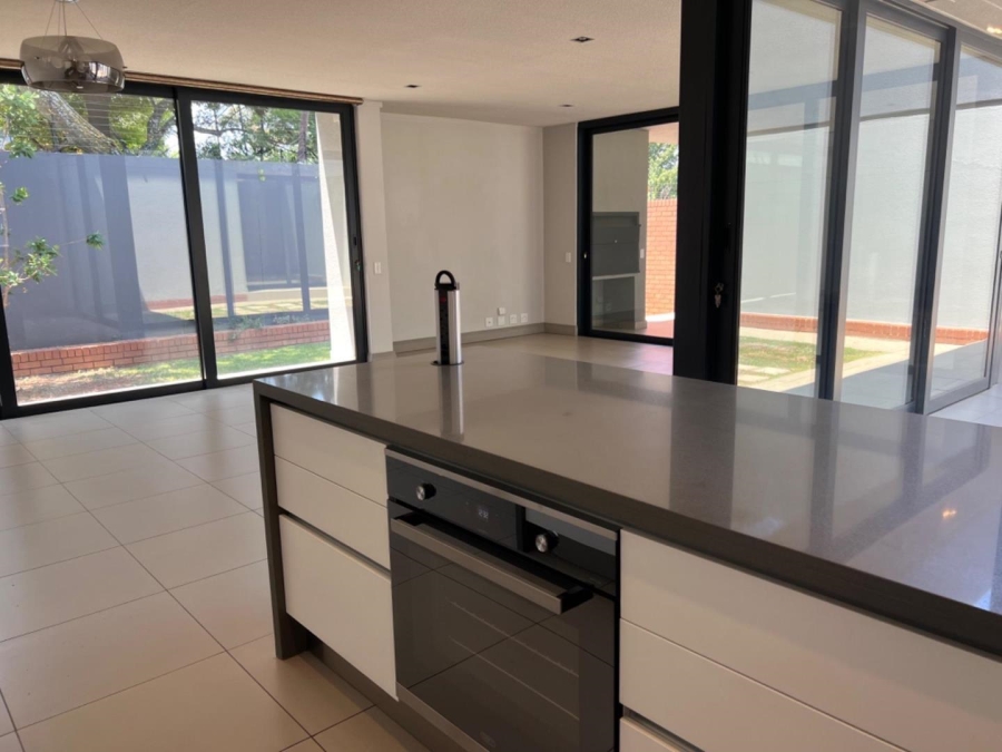 To Let 4 Bedroom Property for Rent in Waterkloof Ridge Gauteng