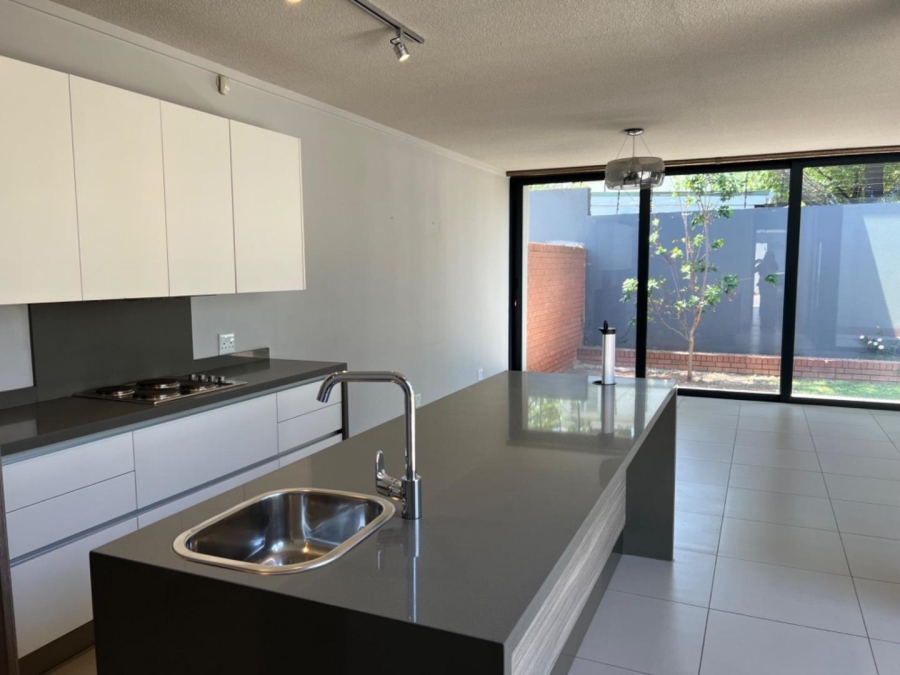 To Let 4 Bedroom Property for Rent in Waterkloof Ridge Gauteng