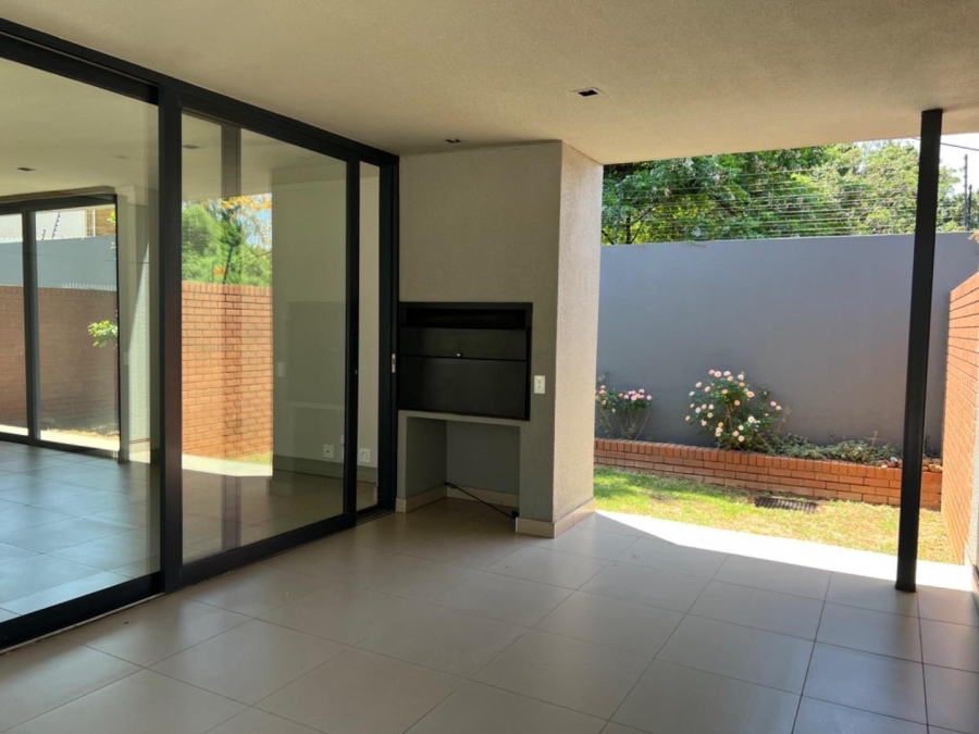 To Let 4 Bedroom Property for Rent in Waterkloof Ridge Gauteng