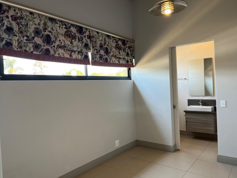 To Let 4 Bedroom Property for Rent in Waterkloof Ridge Gauteng