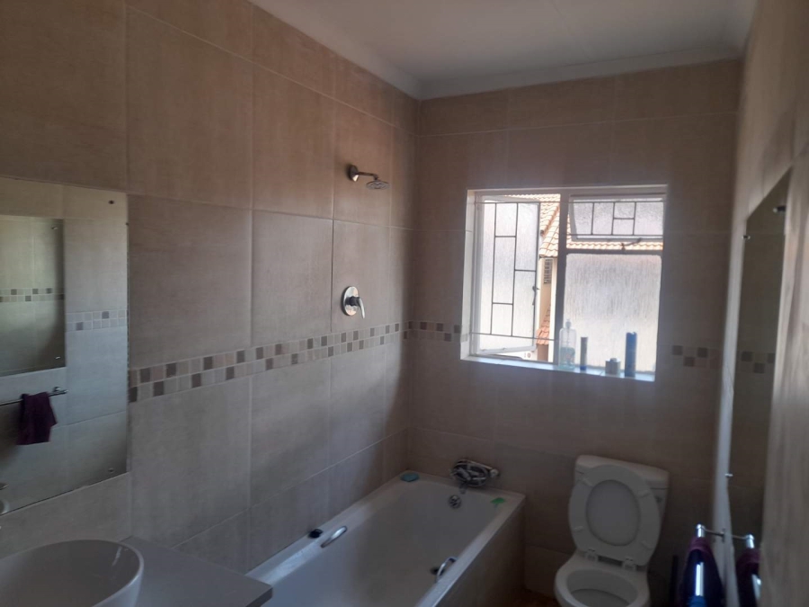 3 Bedroom Property for Sale in Halfway Gardens Gauteng