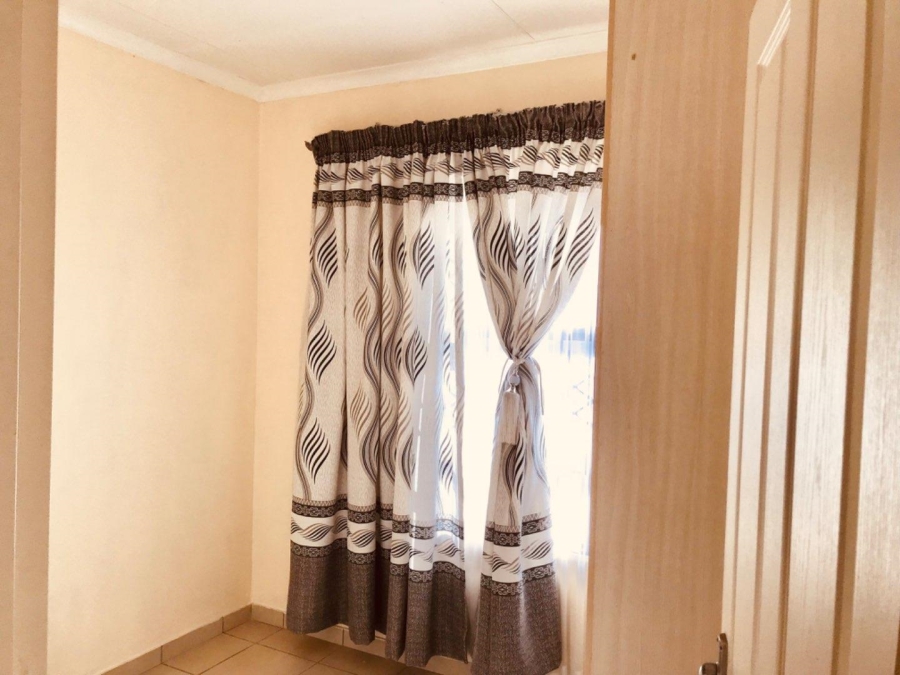 3 Bedroom Property for Sale in Strubenvale Gauteng